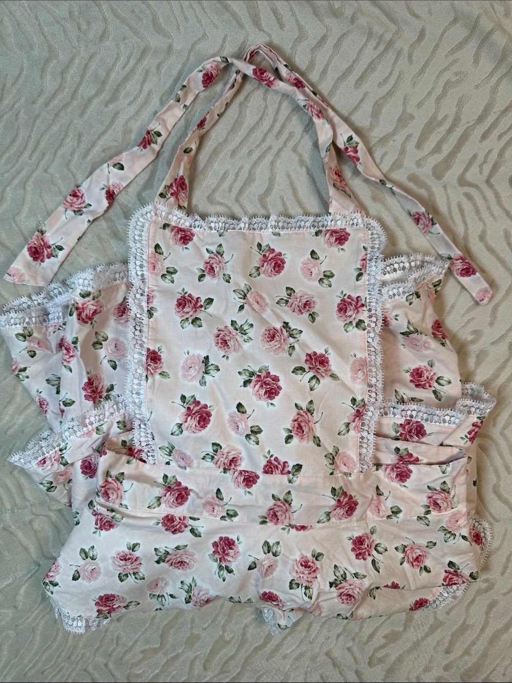 NWOT! Sugar Baby Pink Roses Apron